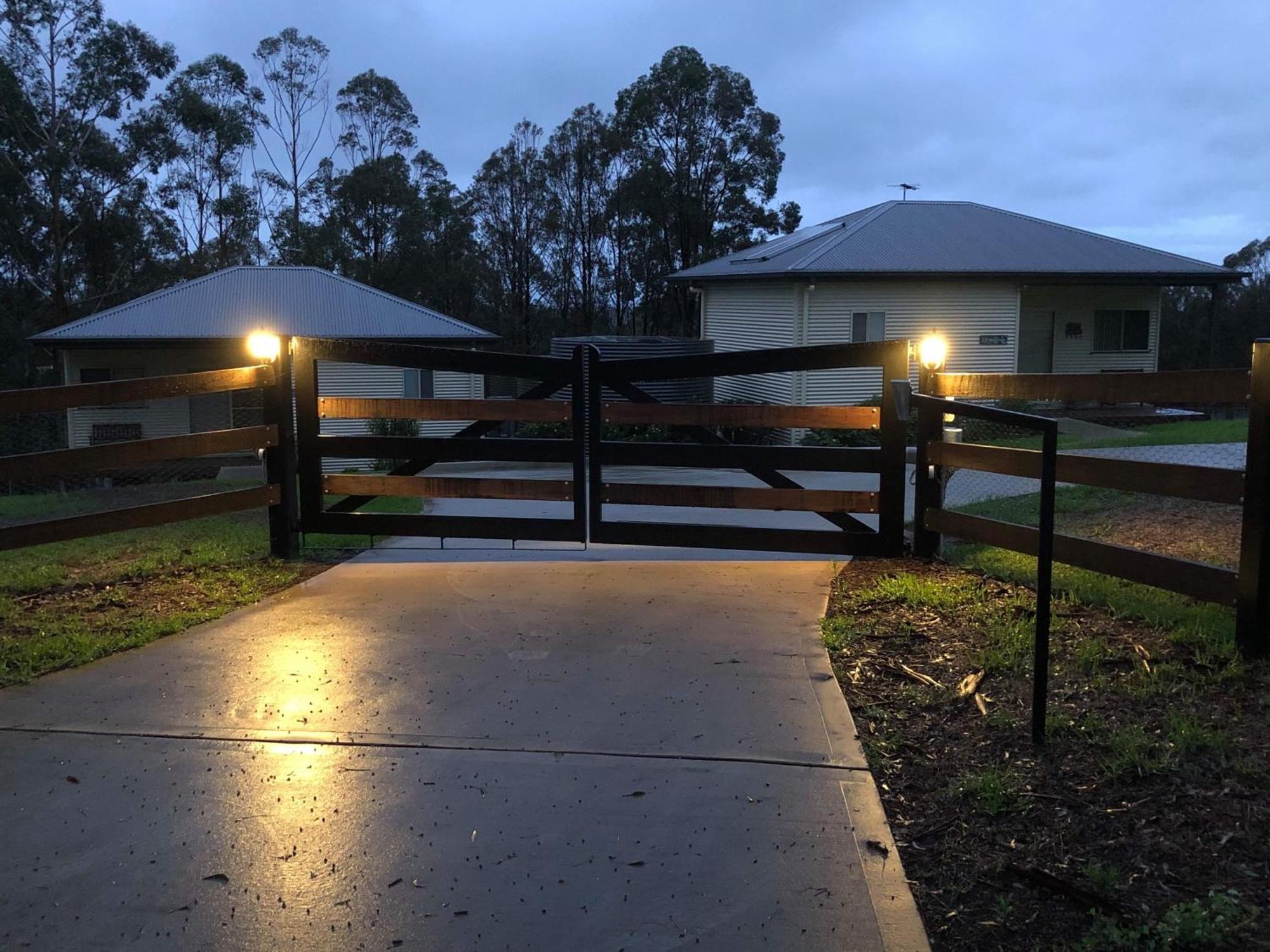 Blueberry Hills On Comleroy Farmstay - Self-Contained Cottages Kurrajong Ruang foto