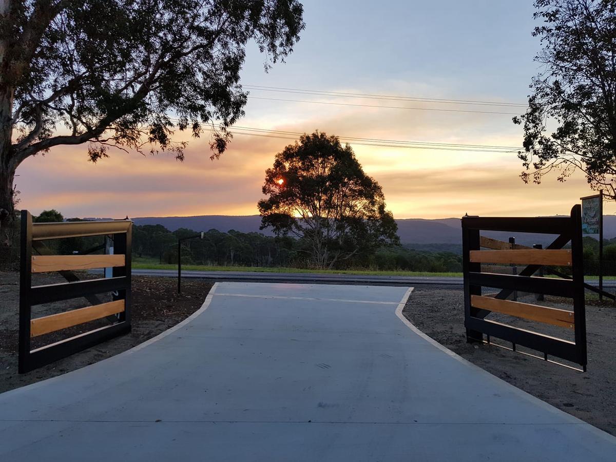 Blueberry Hills On Comleroy Farmstay - Self-Contained Cottages Kurrajong Bagian luar foto