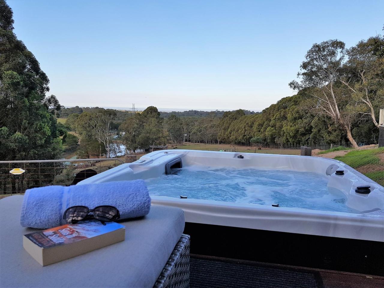 Blueberry Hills On Comleroy Farmstay - Self-Contained Cottages Kurrajong Bagian luar foto